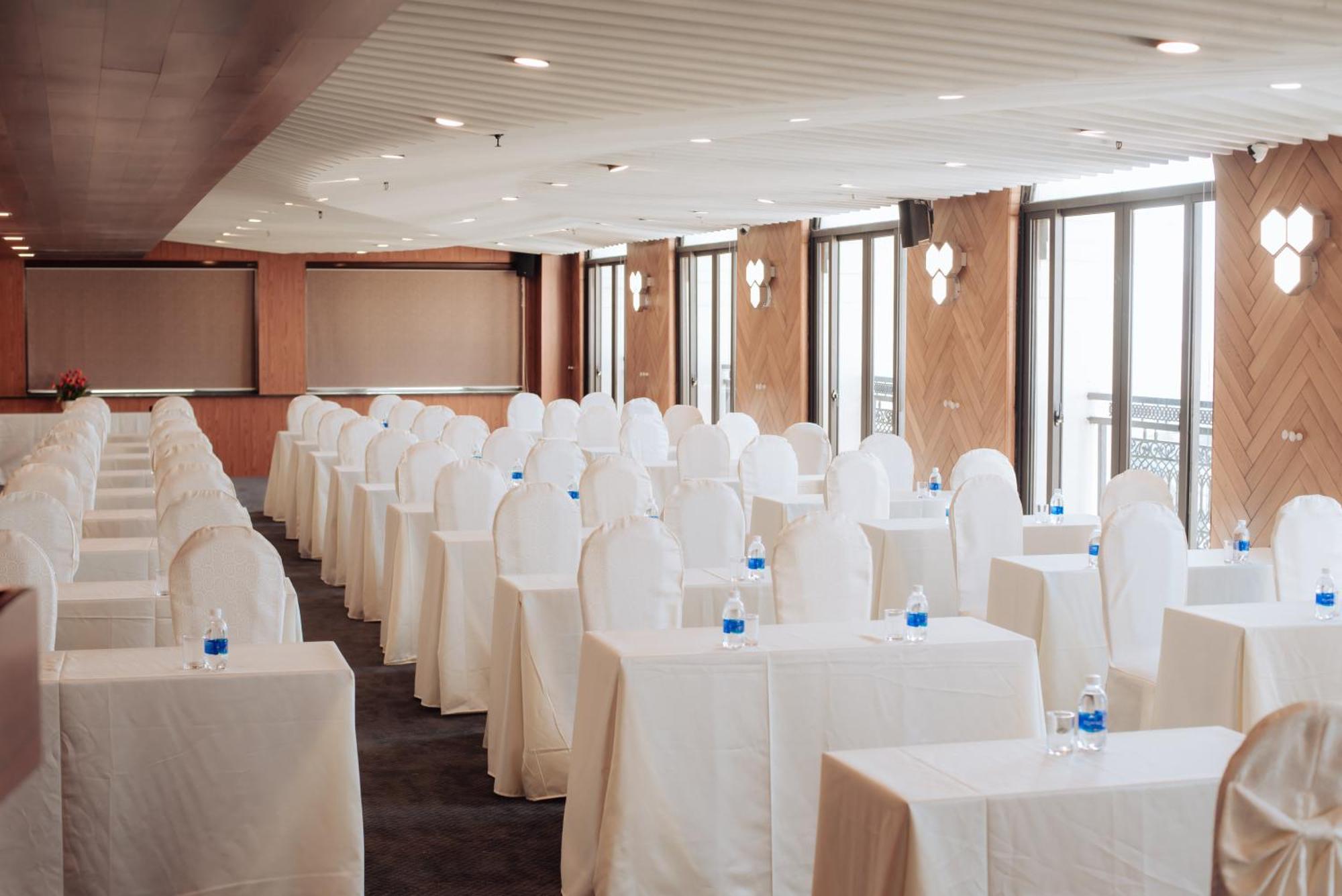 Danaciti Hotel Da Nang Bagian luar foto