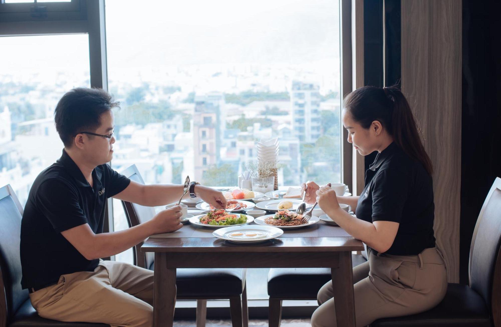 Danaciti Hotel Da Nang Bagian luar foto